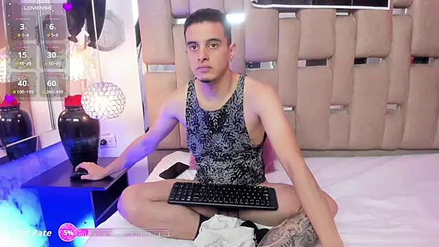 Snapshot of Maximo__ chatting on October 22, 8:41 pm Maximo online show from October 22, 8:41 pm