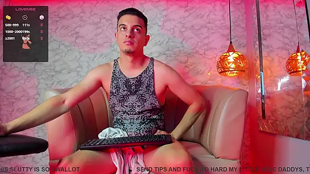 Snapshot of Maximo__ chatting on November 25, 10:10 pm Maximo online show from November 25, 10:10 pm