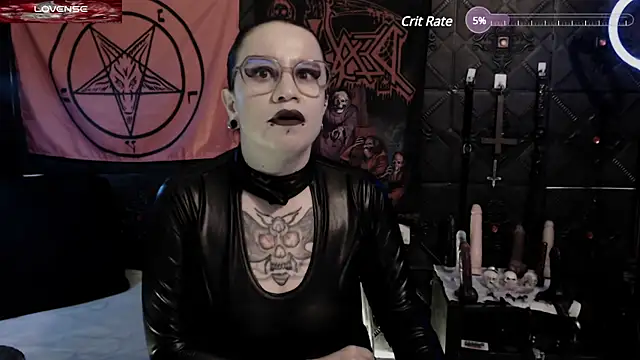 Snapshot of Evil_Queen_666 chatting on January 30, 8:54 am Evil Queen 666 online show from January 30, 8:54 am