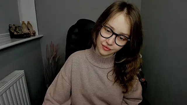 Snapshot of AfinaCutie chatting on December 28, 7:22 am AfinaCutie online show from December 28, 7:22 am