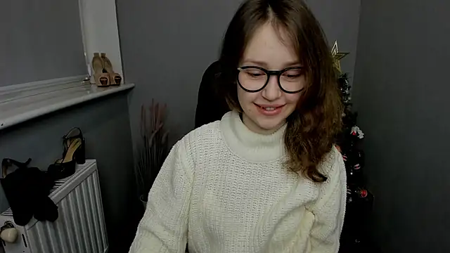 Snapshot of AfinaCutie chatting on January 3, 7:27 am AfinaCutie online show from January 3, 7:27 am