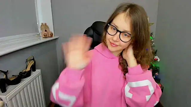 Snapshot of AfinaCutie chatting on January 4, 7:34 am AfinaCutie online show from January 4, 7:34 am