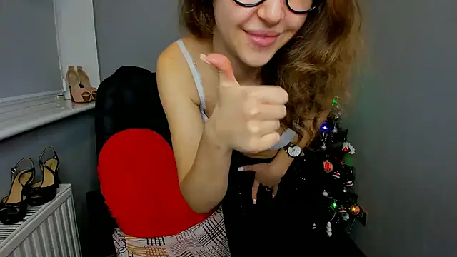 Snapshot of AfinaCutie chatting on January 8, 1:31 pm AfinaCutie online show from January 8, 1:31 pm