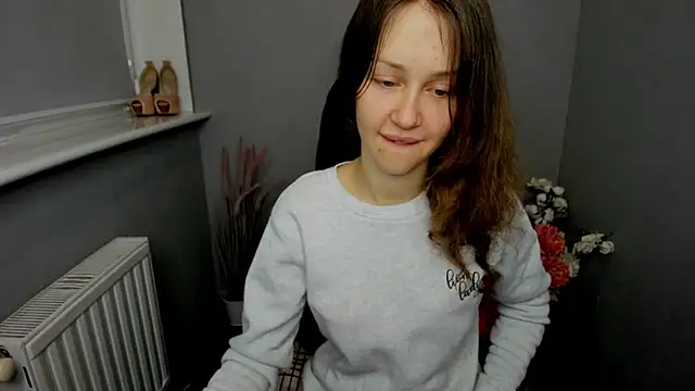 Snapshot of AfinaCutie chatting on February 8, 7:37 am AfinaCutie online show from February 8, 7:37 am