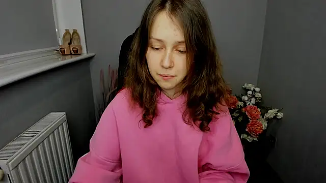 Snapshot of AfinaCutie chatting on February 9, 11:47 am AfinaCutie online show from February 9, 11:47 am