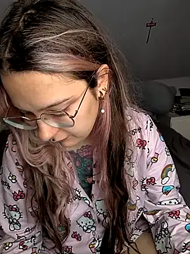 mamiedonuts online show from July 6, 5:48 am