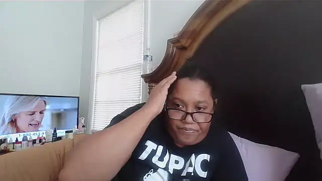 ebonyred online show from February 13, 7:54 pm