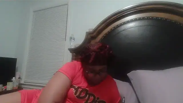 ebonyred online show from February 18, 2:40 am