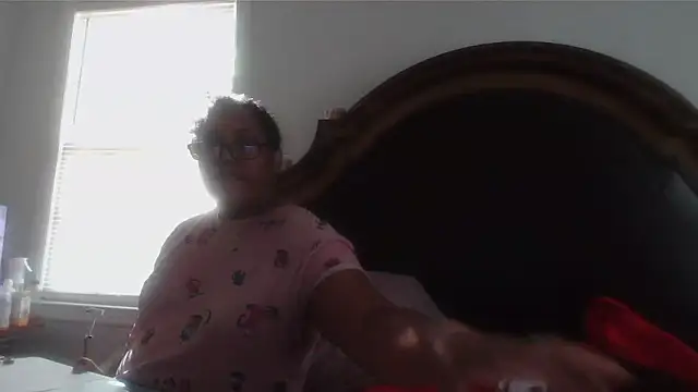 ebonyred online show from April 10, 1:38 pm