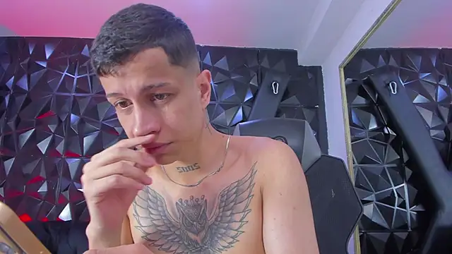 AgarEvans online show from April 10, 2:33 pm