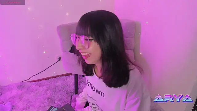 Snapshot of arysUwU chatting on June 26, 2:49 am arysUwU online show from June 26, 2:49 am