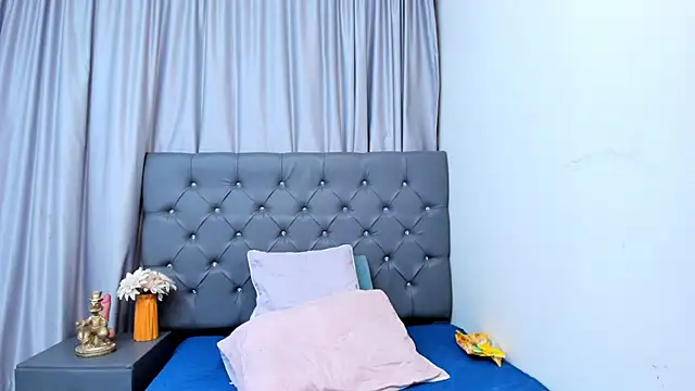 mariiana murillo01 online show from February 2, 3:43 am