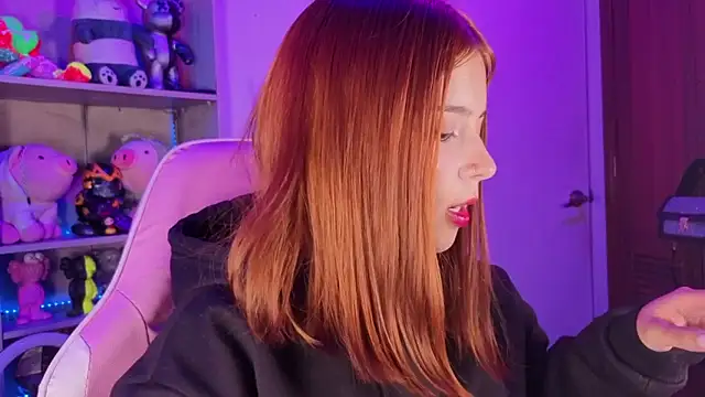 EmilyMiller  online show from January 12, 5:18 pm