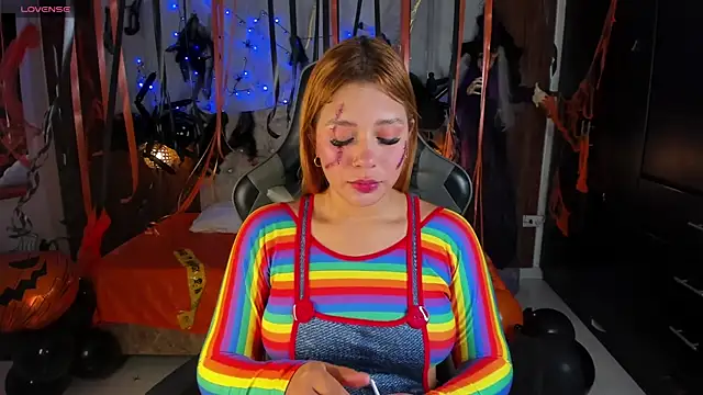 Snapshot of mia_18v chatting on October 28, 5:37 pm mia 18v online show from October 28, 5:37 pm