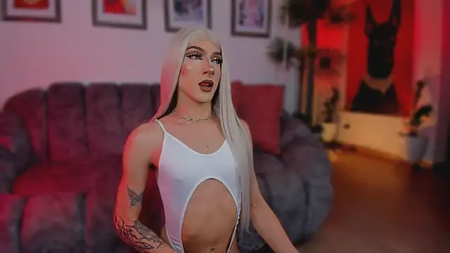 Taylor  foxxx online show from July 6, 8:00 am