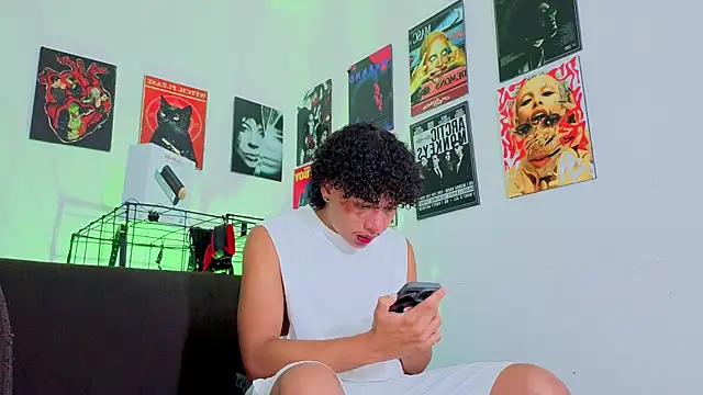 Snapshot of GaelOconner chatting on October 28, 11:29 pm GaelOconner online show from October 28, 11:29 pm