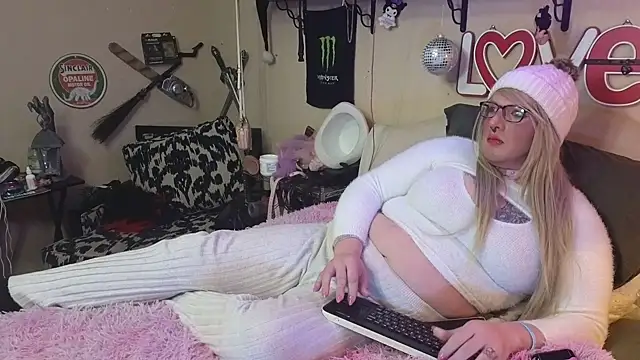 Blakelytgirl online show from February 6, 5:30 pm