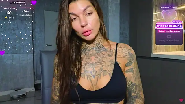 Snapshot of tattooedBabyy chatting on January 15, 10:49 am tattooedBabyy online show from January 15, 10:49 am