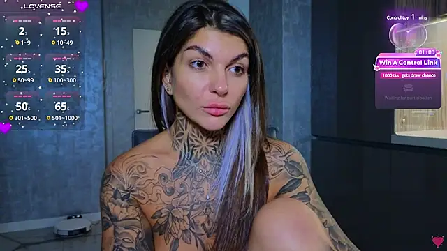Snapshot of tattooedBabyy chatting on January 28, 7:32 pm tattooedBabyy online show from January 28, 7:32 pm