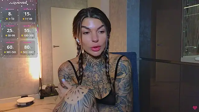 Snapshot of tattooedBabyy chatting on February 25, 11:19 am tattooedBabyy online show from February 25, 11:19 am