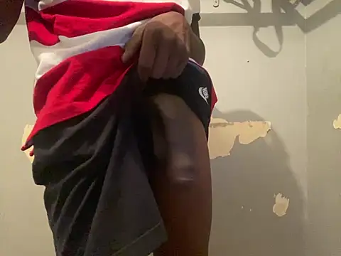 Snapshot of chocolatemeatstick25 chatting on March 2, 12:32 pm chocolatemeatstick25 online show from March 2, 12:32 pm