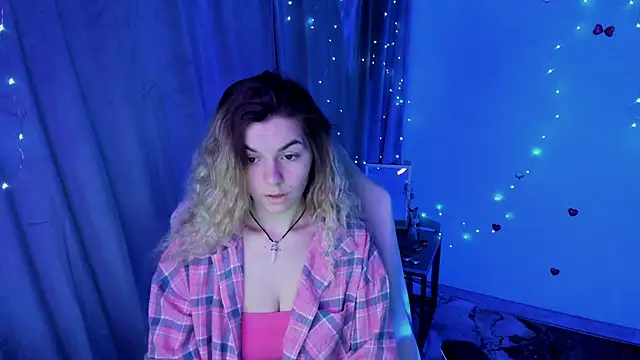 Snapshot of Sweet_me_ chatting on February 6, 7:02 am Sweet me online show from February 6, 7:02 am