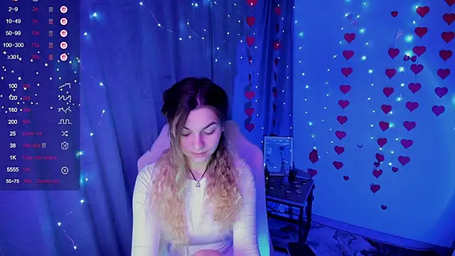 Snapshot of Sweet_me_ chatting on February 13, 7:04 am Sweet me online show from February 13, 7:04 am