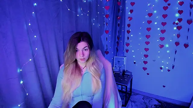 Snapshot of Sweet_me_ chatting on February 17, 6:54 am Sweet me online show from February 17, 6:54 am