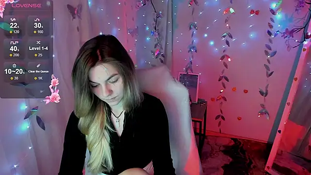 Snapshot of Sweet_me_ chatting on May 15, 5:58 am Sweet me online show from May 15, 5:58 am