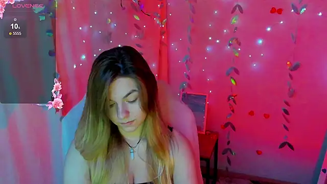 Snapshot of Sweet_me_ chatting on July 5, 5:36 am Sweet me online show from July 5, 5:36 am