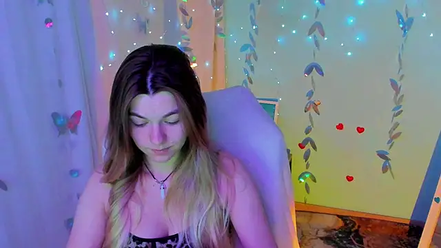 Snapshot of Sweet_me_ chatting on July 18, 6:06 am Sweet me online show from July 18, 6:06 am