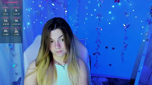 Snapshot of Sweet_me_ chatting on July 20, 5:55 am Sweet me online show from July 20, 5:55 am