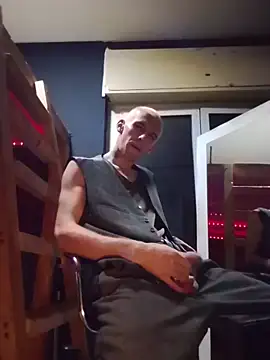 Snapshot of MillennialC0CK chatting on November 26, 7:04 pm MillennialC0CK online show from November 26, 7:04 pm