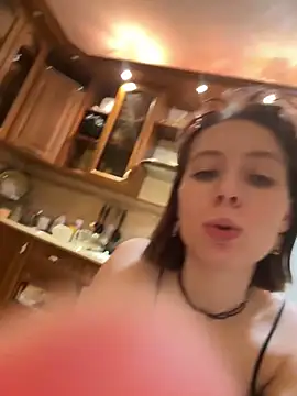 Snapshot of Crayzy_Luv chatting on December 1, 9:04 pm Crayzy Luv online show from December 1, 9:04 pm