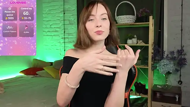 Snapshot of Crayzy_Luv chatting on January 15, 8:48 pm Crayzy Luv online show from January 15, 8:48 pm