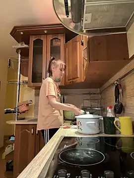 Snapshot of Crayzy_Luv chatting on February 10, 1:22 pm Crayzy Luv online show from February 10, 1:22 pm