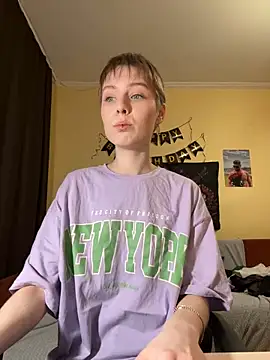 Snapshot of Crayzy_Luv chatting on March 10, 9:51 pm Crayzy Luv online show from March 10, 9:51 pm