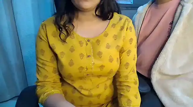Snapshot of Trezza chatting on December 7, 9:44 pm Trezza online show from December 7, 9:44 pm