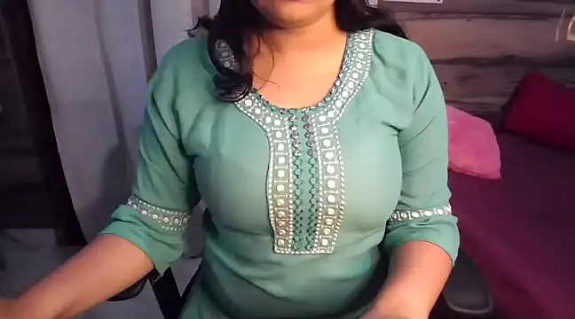 Snapshot of Trezza chatting on December 12, 5:48 pm Trezza online show from December 12, 5:48 pm
