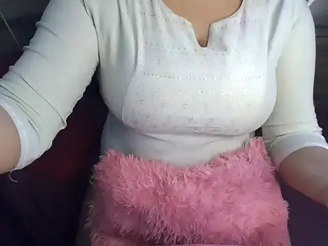 Snapshot of Trezza chatting on February 15, 9:22 pm Trezza online show from February 15, 9:22 pm