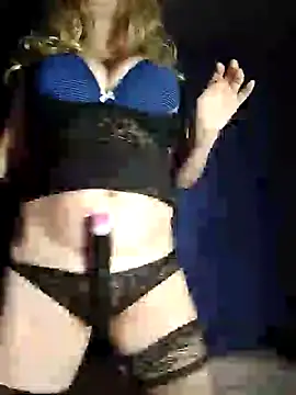 Snapshot of FameLara chatting on January 23, 4:30 am FameLara online show from January 23, 4:30 am