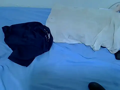 Snapshot of drowllie chatting on January 18, 3:27 pm drowllie online show from January 18, 3:27 pm