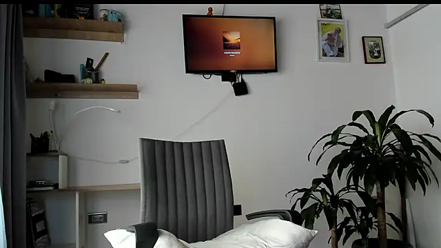 manucute 23  online show from February 17, 3:29 pm