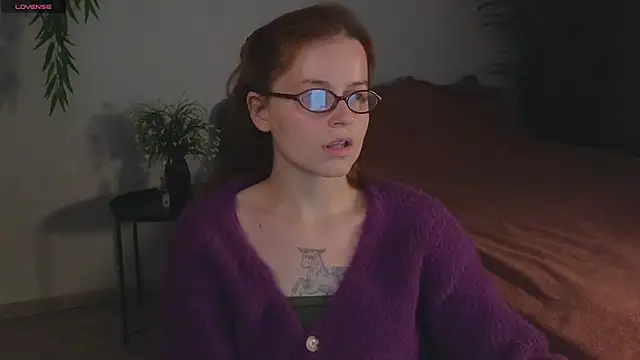 Snapshot of reb_luvng chatting on October 7, 1:41 pm reb luvng online show from October 7, 1:41 pm