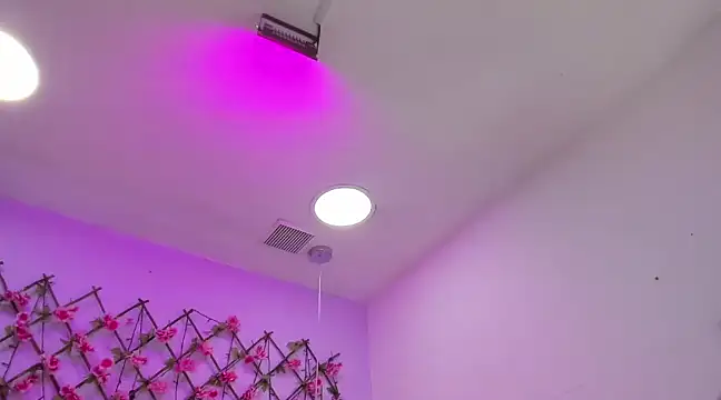 Oriana Guzman online show from March 16, 5:07 pm