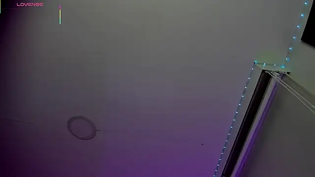 Snapshot of Oriana_Guzman chatting on February 18, 12:17 am Oriana Guzman online show from February 18, 12:17 am