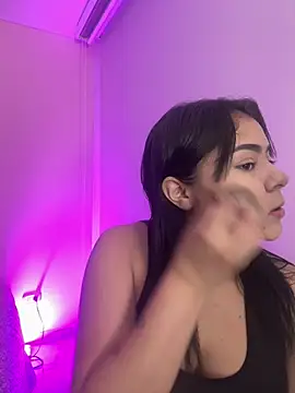 Oriana Guzman online show from April 13, 11:10 pm