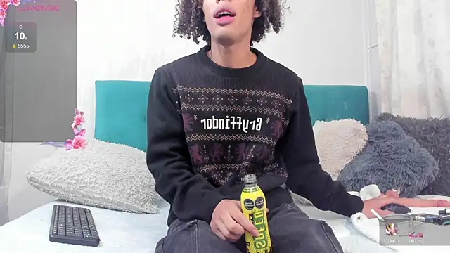 Snapshot of kleo_helenos chatting on February 25, 2:58 am kleo helenos online show from February 25, 2:58 am