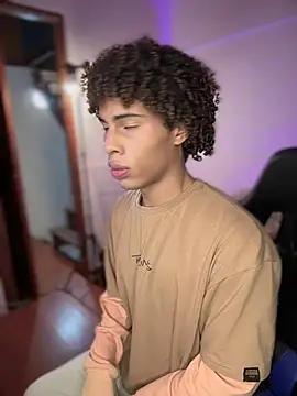 Snapshot of kleo_helenos chatting on December 1, 6:07 am kleo helenos online show from December 1, 6:07 am