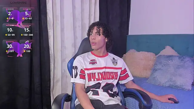 Snapshot of kleo_helenos chatting on December 16, 11:54 pm kleo helenos online show from December 16, 11:54 pm